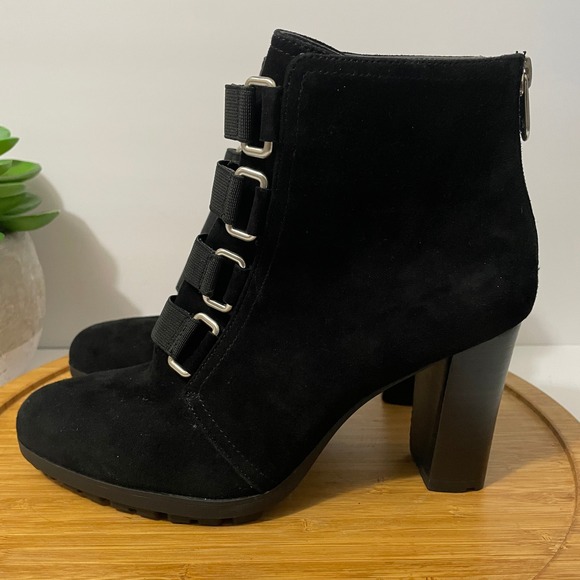 Adrienne Vittadini Theresa Suede Heeled Combat Bootie Black Lug Boot Women's 7.5 - Picture 1 of 8